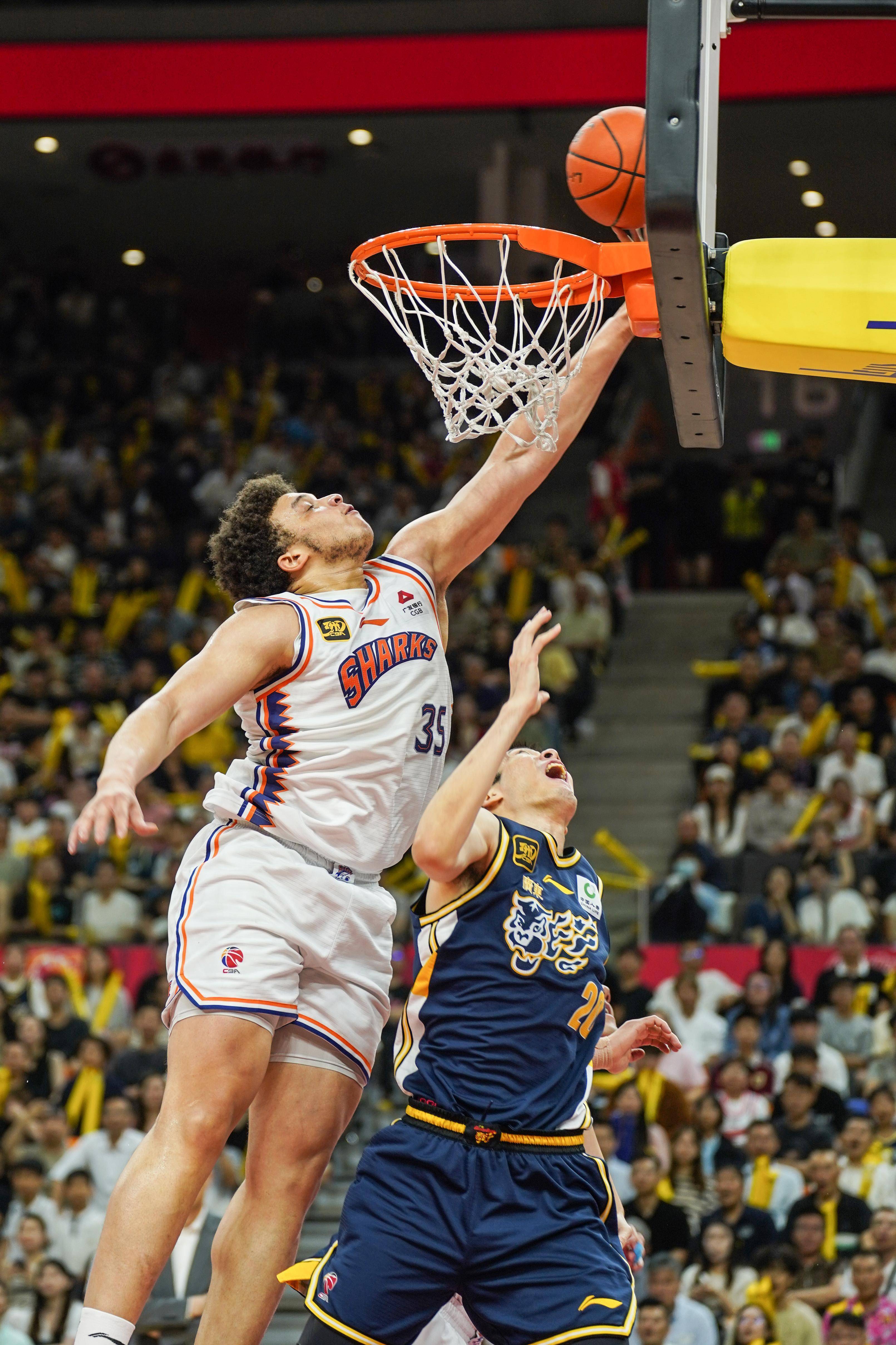 最新爱游戏手游国际比赛日CBA常规赛焦点战；波特兰开拓者刷新队史纪录；气氛紧张；团队化学反应显著的简单介绍