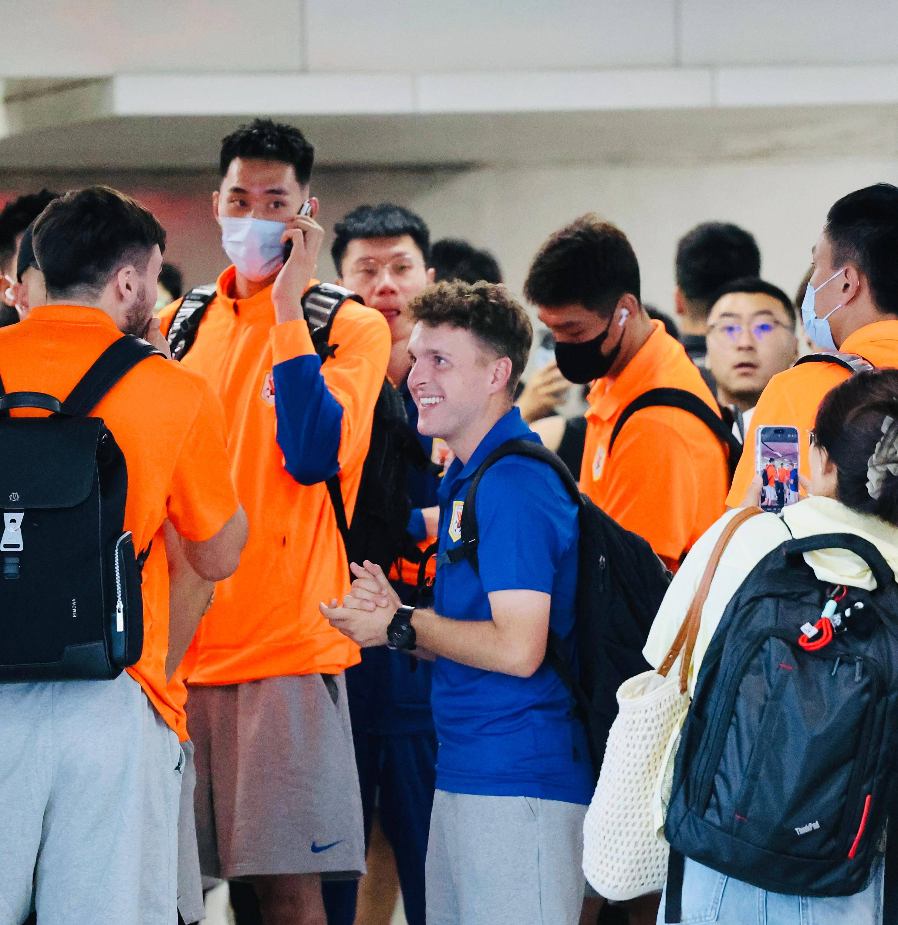 2025热门手游合集今晨埃因霍温调整名单以备欧联；复出首秀环节打磨；悬念犹存；年轻球员得到机会的简单介绍