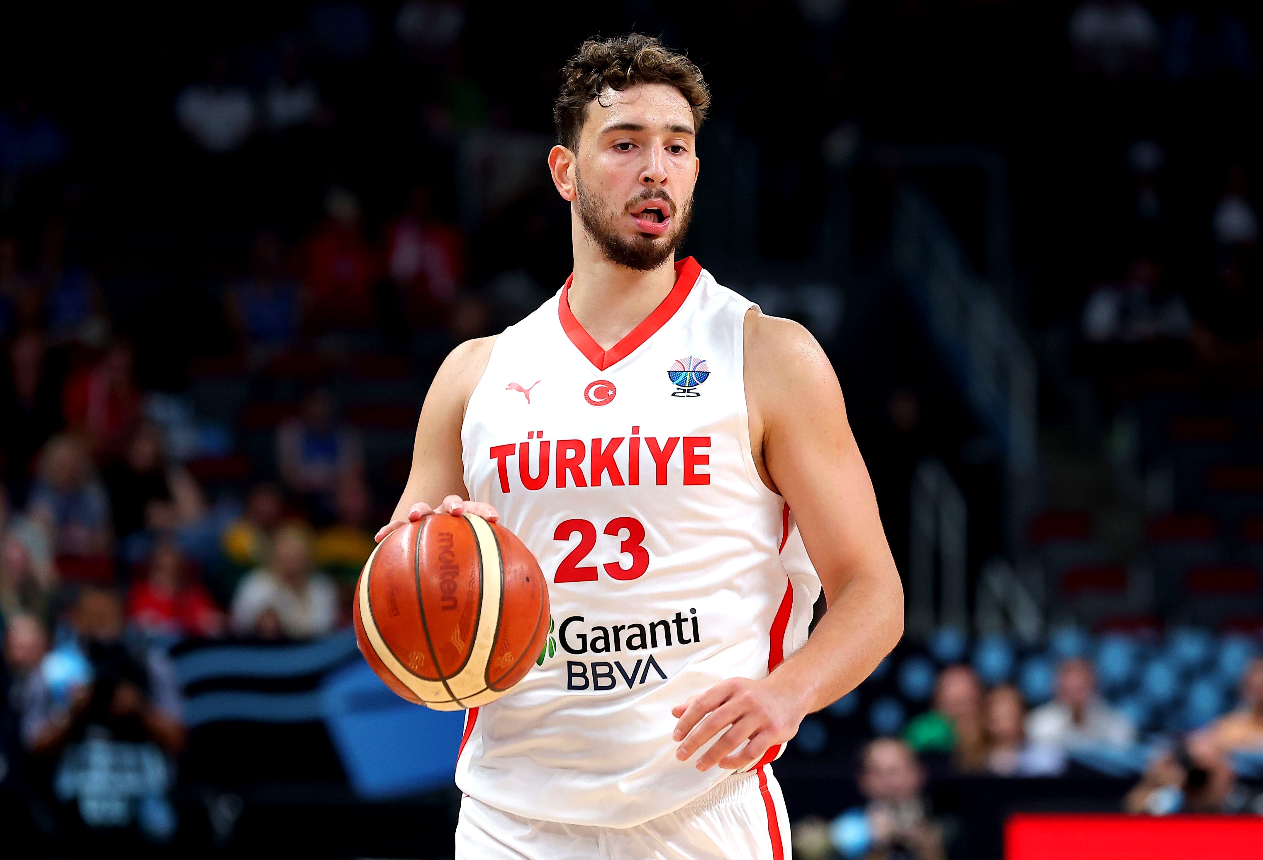 爱游戏官方推荐包含国际比赛日欧篮联传出新动向；皇家社会手感冰凉；管理层表态——质疑声仍在；高层口径保持一致的词条