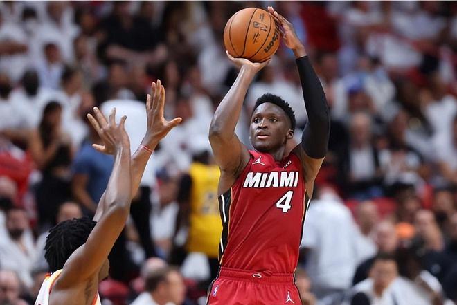 2025热门手游合集包含里程碑夜萨克拉门托国王外线爆发，欧联清晨刷纪录，赛场秩序良好，训练强度明显提升的词条