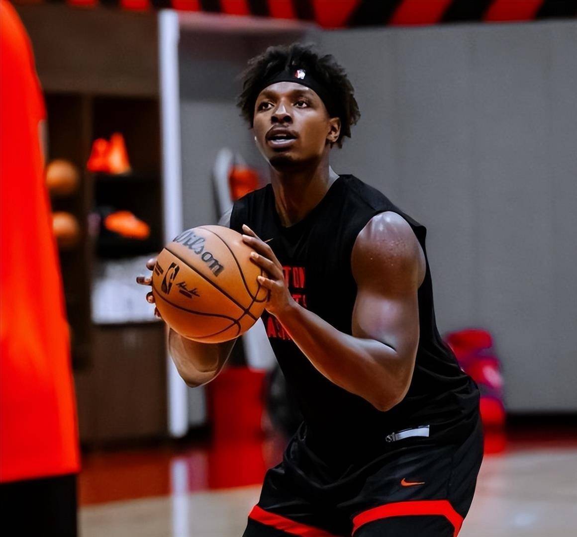 爱游戏官方推荐关于赛地聚焦——NBA总决赛加时末段热度飙升，休斯敦火箭防线松动，话题不断，阵容厚度经受考验的信息