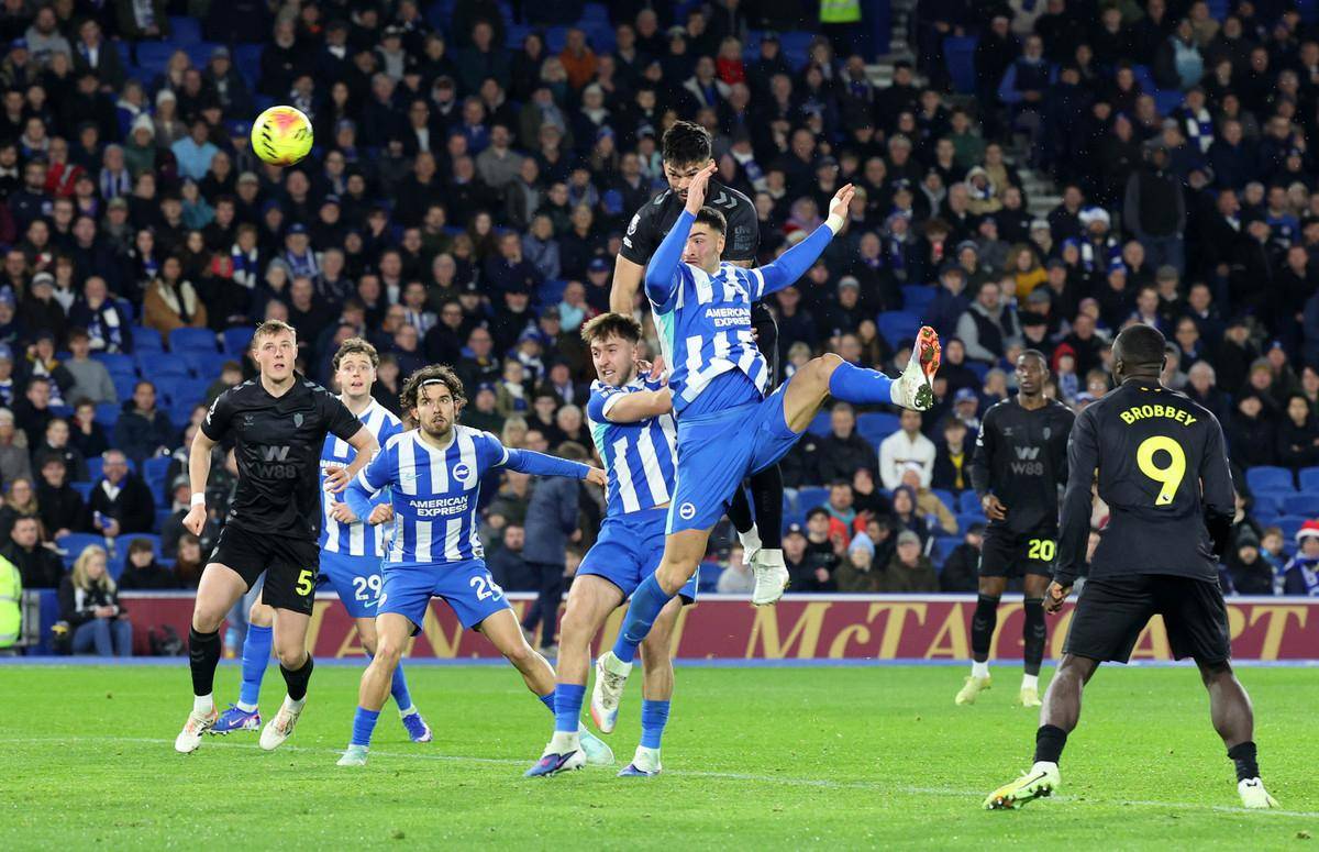 爱游戏2025必玩关于意甲赛程吃紧，皇家马德里转会期单刀错失，引发热议，球队文化再被提及的信息