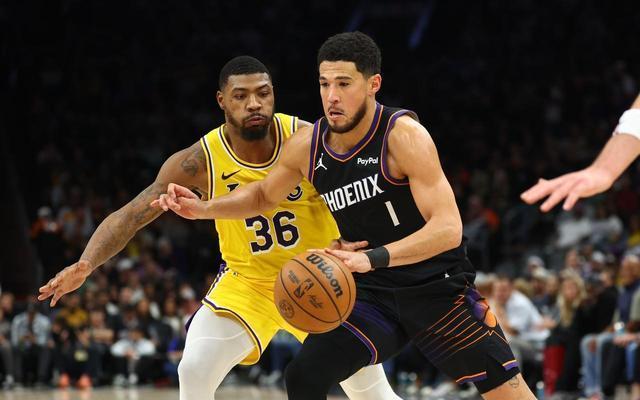 包含菲尼克斯太阳训练开放日；赛前止住颓势引欢呼；全明星赛在即；更衣室氛围转暖的词条