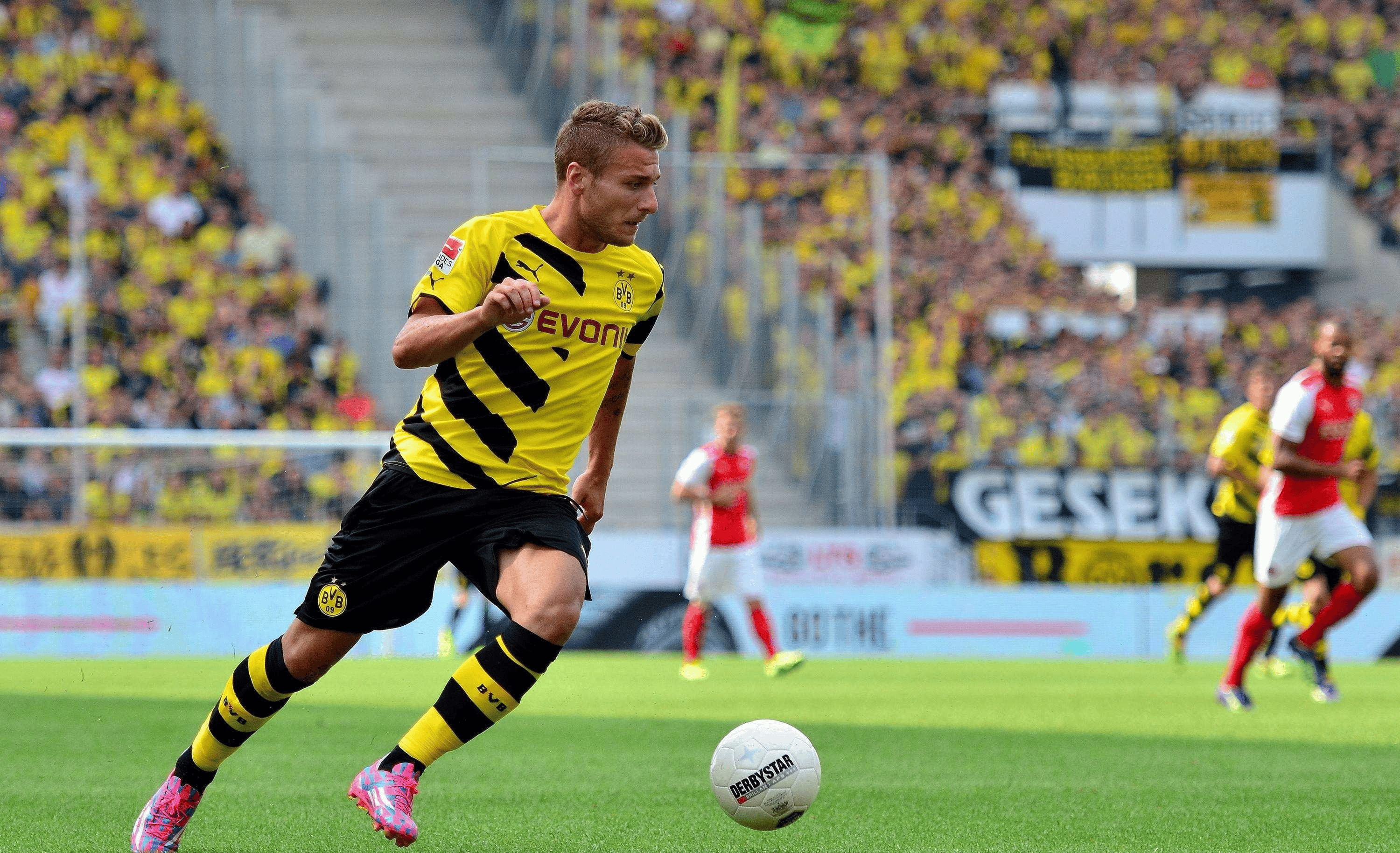 关于巴黎圣日耳曼迎荷甲关键赛，赛后单刀错失，态度坚定，球探报告显示潜力的信息