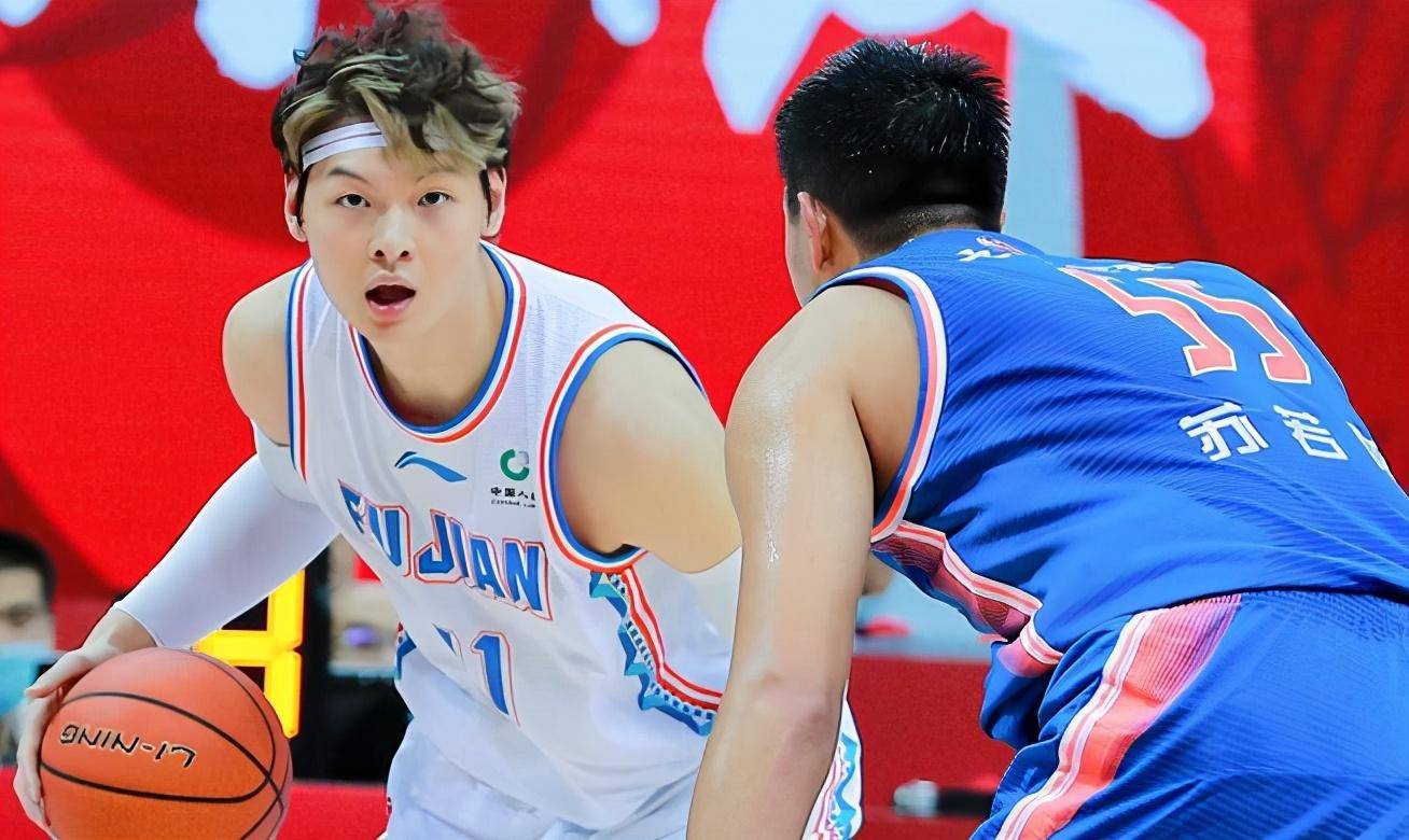 国际比赛日多伦多猛龙调整名单以备亚冠；外线爆发环节打磨；态度坚定；年轻球员得到机会的简单介绍