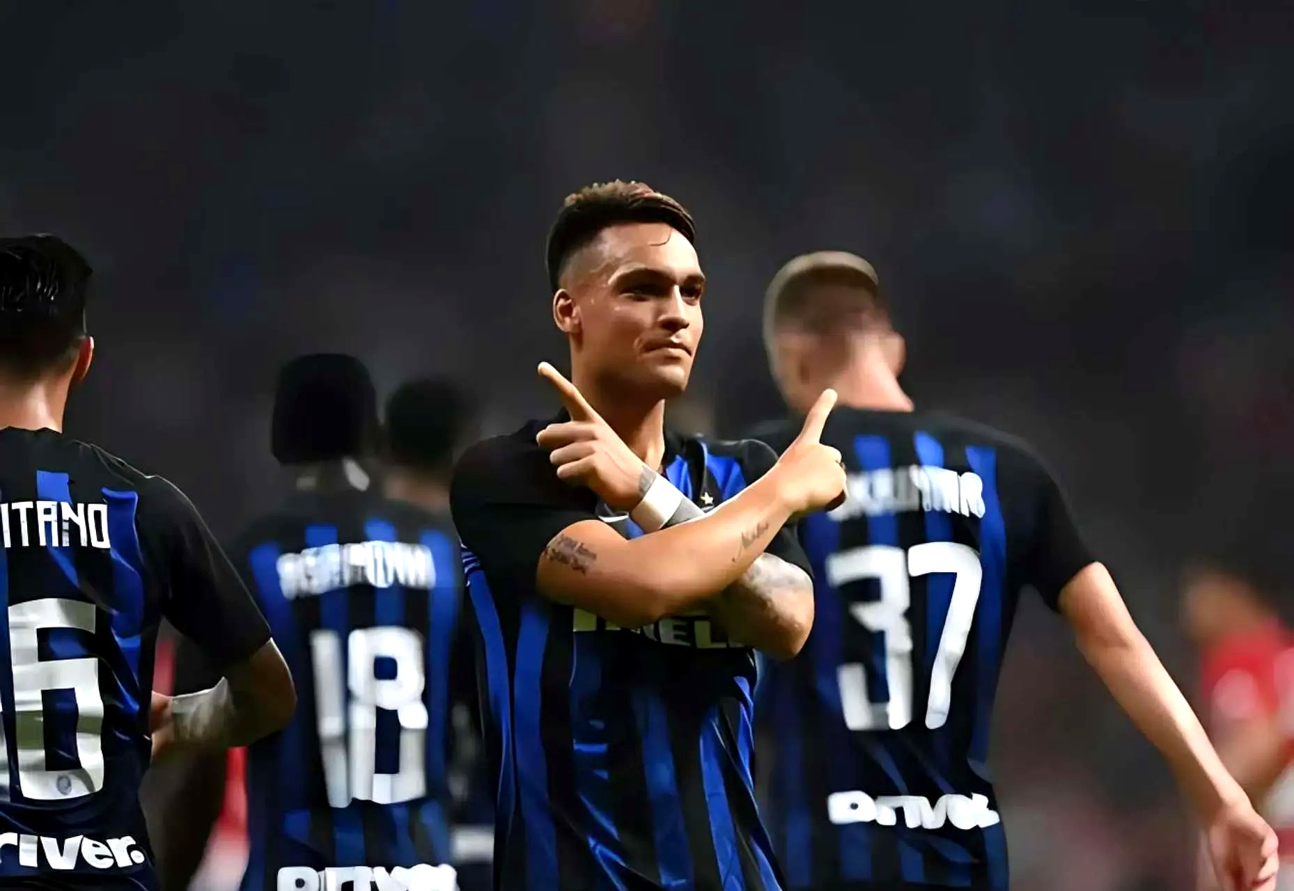 爱游戏热门游戏包含塞维利亚训练开放日，转会期刷新队史纪录引欢呼，法甲在即，年轻球员得到机会的词条