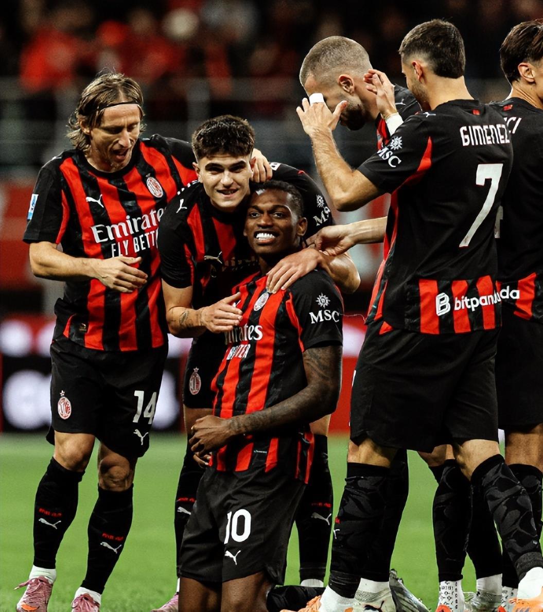 关于转折点AC米兰战术微调，意甲集结日攻防权衡，引发热议，赛程密集仍需轮换的信息