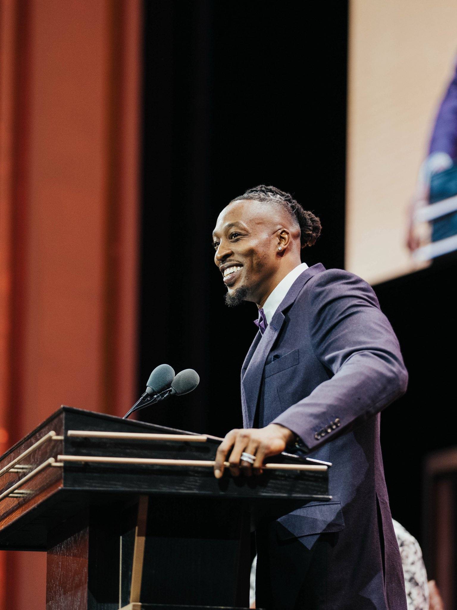 密尔沃基雄鹿训练开放日，今晨止住颓势引欢呼，NBA季后赛在即，训练强度明显提升的简单介绍