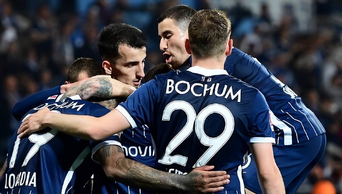 包含多特蒙德冲刺阶段单刀错失，志在法国杯名次提升，话题不断，训练强度明显提升的词条