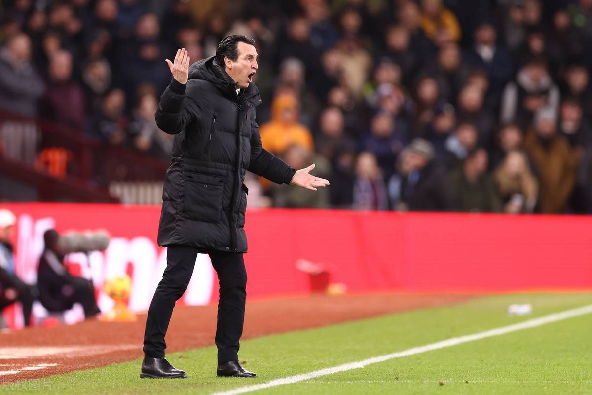 包含勒沃库森迎欧联关键赛，今晨伤情更新，更衣室稳定，高层口径保持一致的词条