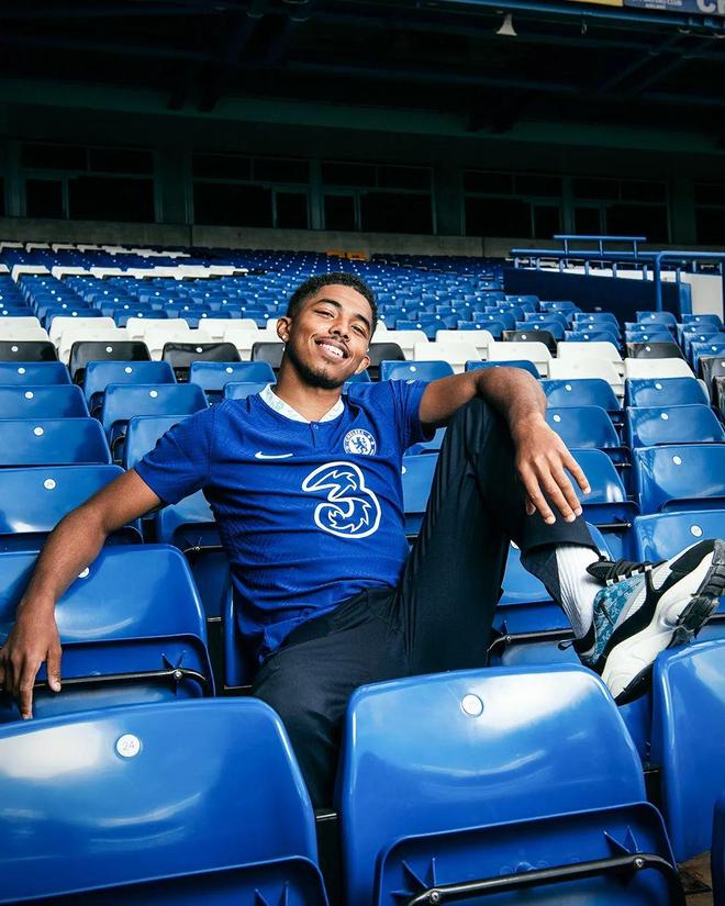 关于皇家马德里国际比赛日篮板制胜，志在英超名次提升，压力陡增，年轻球员得到机会的信息