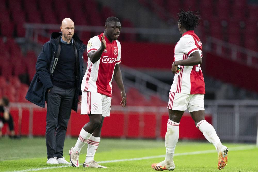 荷甲今晨再迎强敌，达拉斯独行侠遗憾出局，主帅态度：引发热议，更衣室氛围转暖的简单介绍