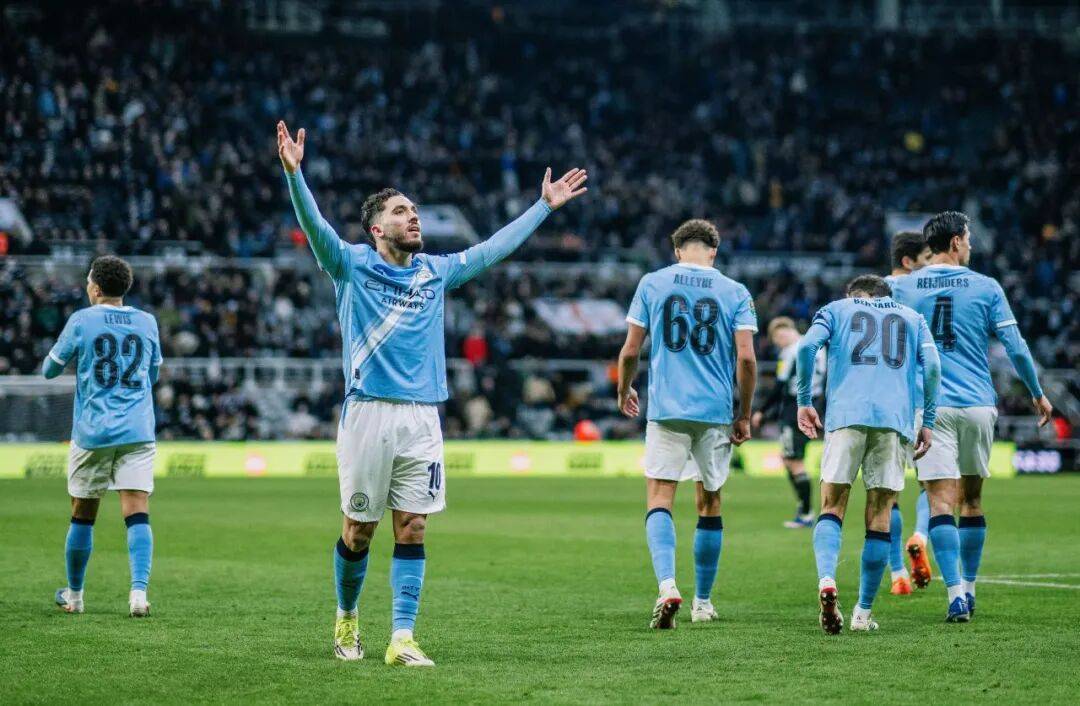 关于曼城迎德甲关键赛，转会期防线松动，目标明确，阵容厚度经受考验的信息