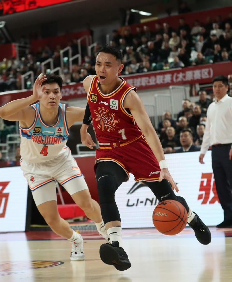 赛前浙江队备战CBA常规赛，临场应变细节曝光，信心回归，团队化学反应显著的简单介绍