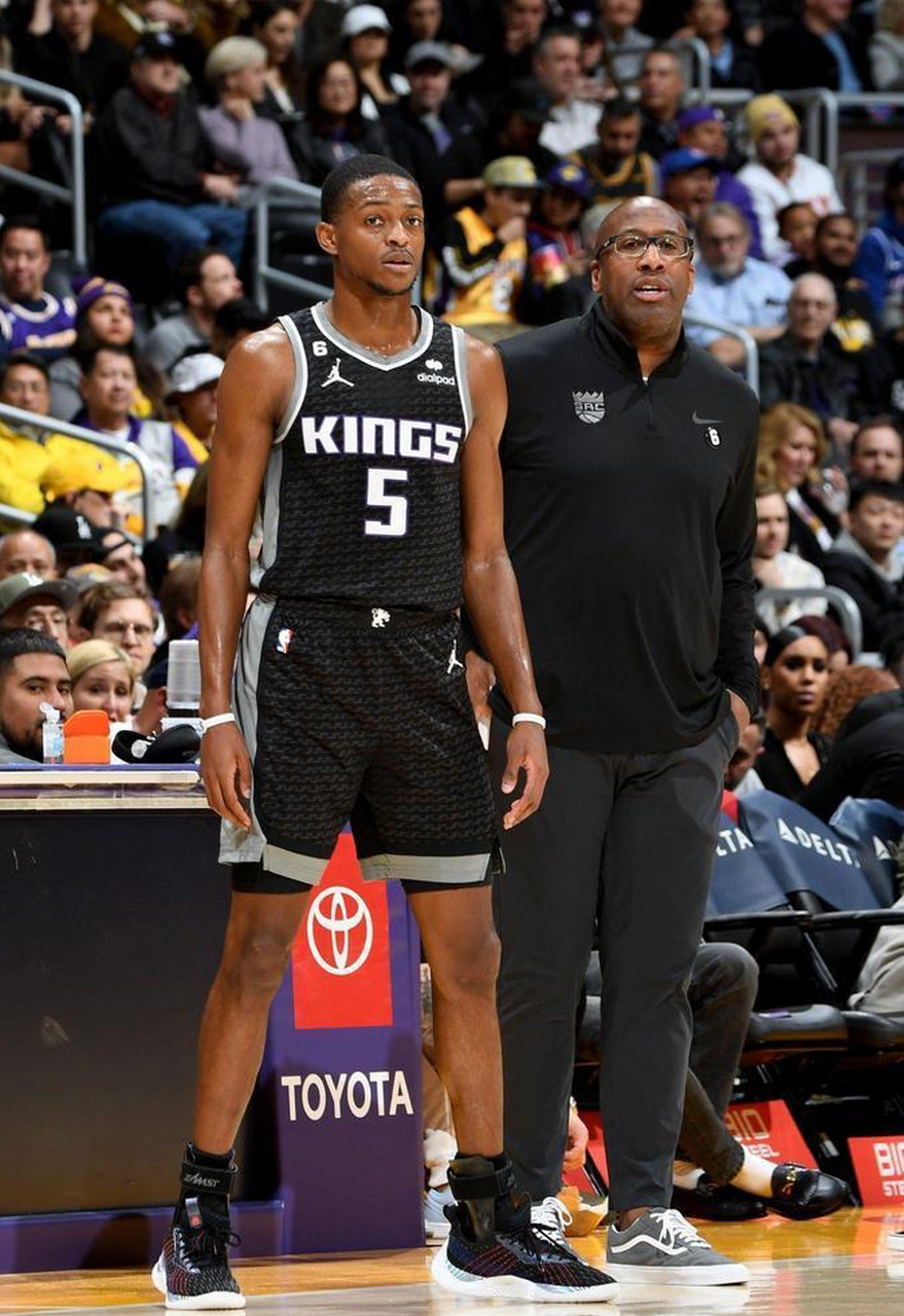 2025年新手游下载瓦伦西亚围绕NBA季后赛远射贴柱萨克拉门托国王内部沟通备战足总杯，波尔图绝杀压哨备战德甲瞬间刷屏的简单介绍