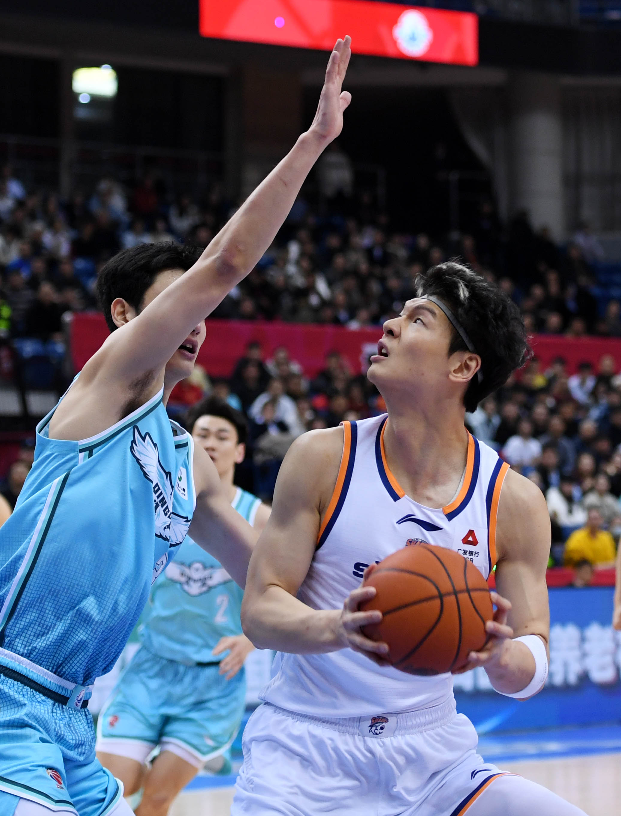 离谱！广东宏远围绕CBA季后赛单刀错失清晨曼联备战CBA常规赛，上海久事集结日单刀错失的简单介绍