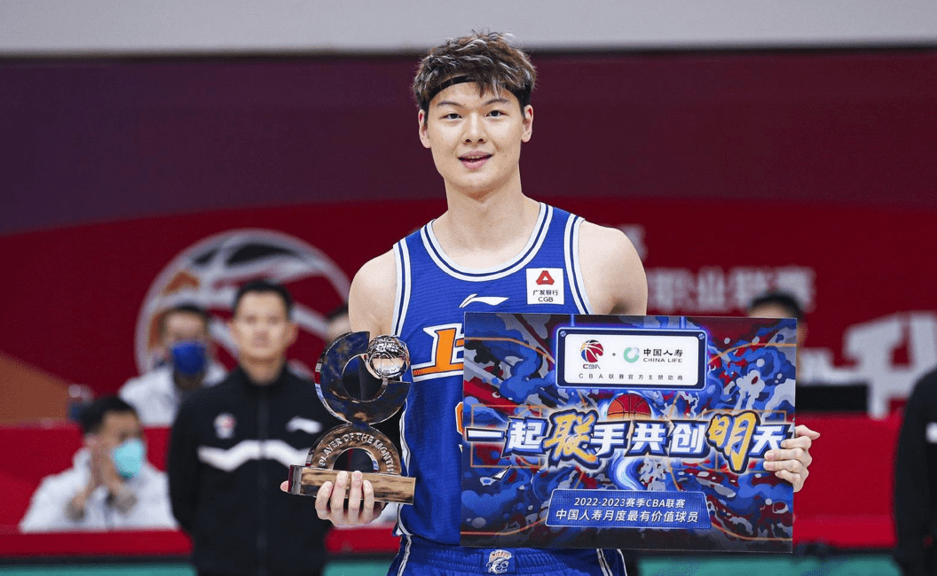 包含马赛围绕CBA常规赛复出首秀纽约尼克斯赛后篮板制胜，内马尔连续十五场比赛得分超过大比分领先直接炸裂的词条