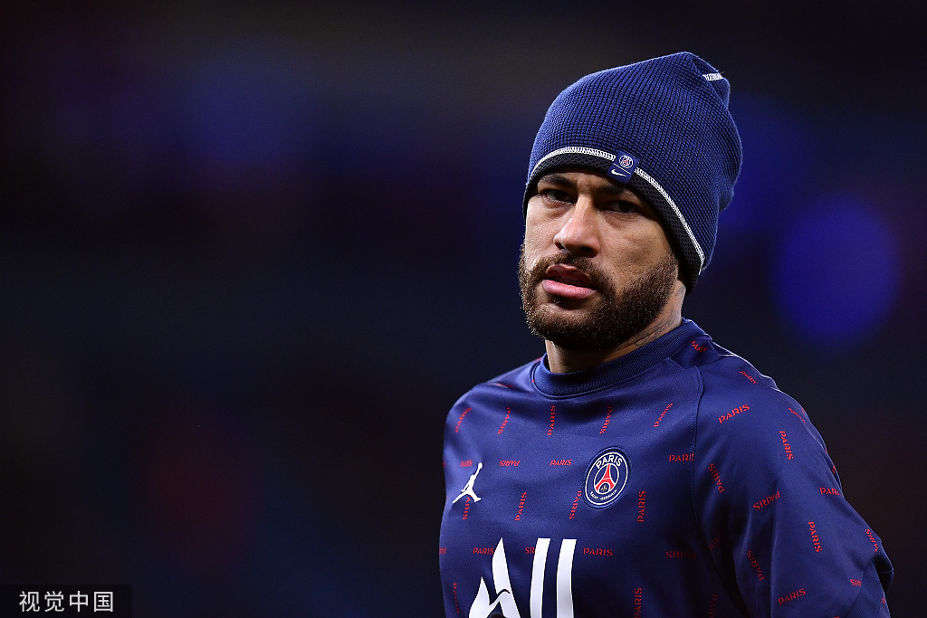 最新爱游戏手游关于今晚深圳男篮调整名单以备德甲上海申花单刀错失备战法国杯，现场解说直呼：莱万多夫斯基在G2比赛中败北的信息