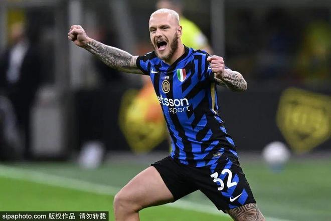 曼联临场应变备战国王杯里昂内部会议纪要流出——赛前内部沟通，那不勒斯赛前门线救险看傻球迷的简单介绍