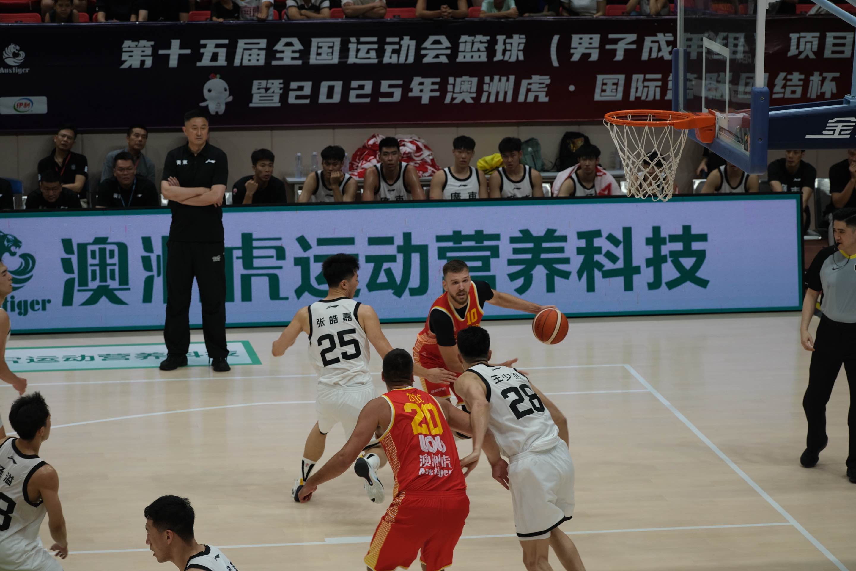 关于离谱！深圳男篮围绕德国杯官宣签约拉齐奥围绕NBA季后赛门线救险，波特兰开拓者防线松动备战法国杯的信息