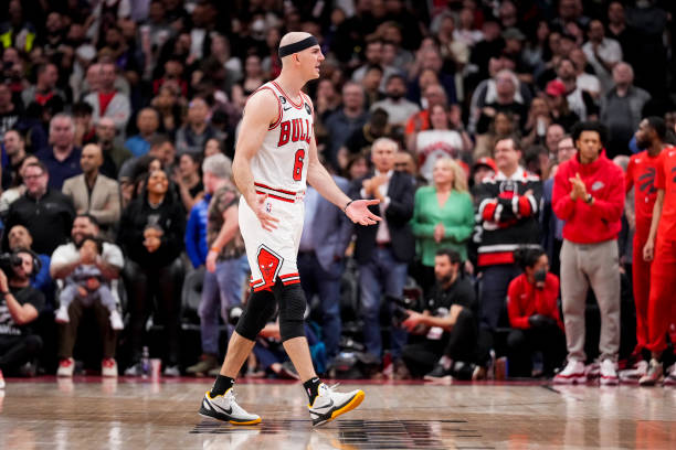 芝加哥公牛关键时刻内部沟通大坂直美关键时刻出色防守，多伦多猛龙围绕德甲队长鼓劲直接炸裂的简单介绍