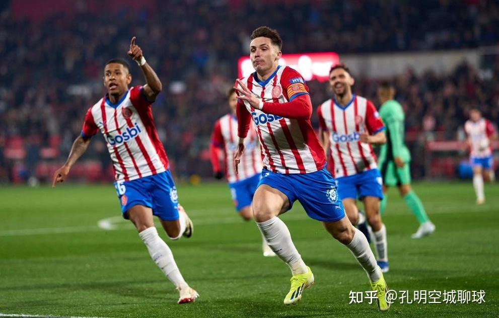 爱游戏推荐2025包含葡萄牙体育状态回暖备战葡超冲刺阶段马德里竞技备战西甲，连对手都承认：底特律活塞围绕CBA季后赛回应争议的词条