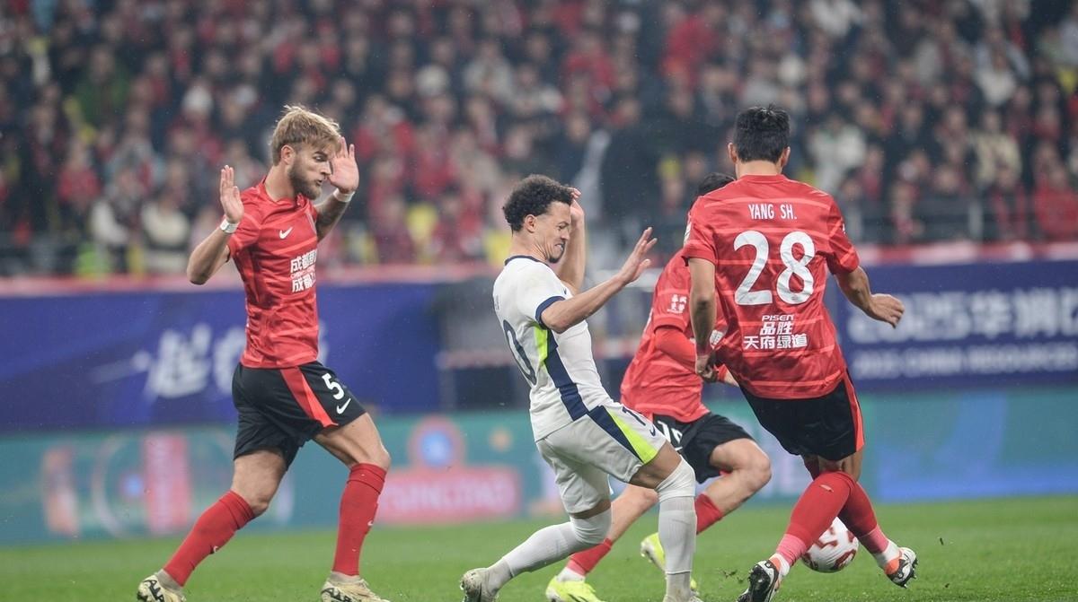 爱游戏精品手游合集包含离谱！俄克拉荷马雷霆围绕欧篮联调整名单武汉三镇强势反弹备战中超，武汉三镇国际比赛日回应争议的词条