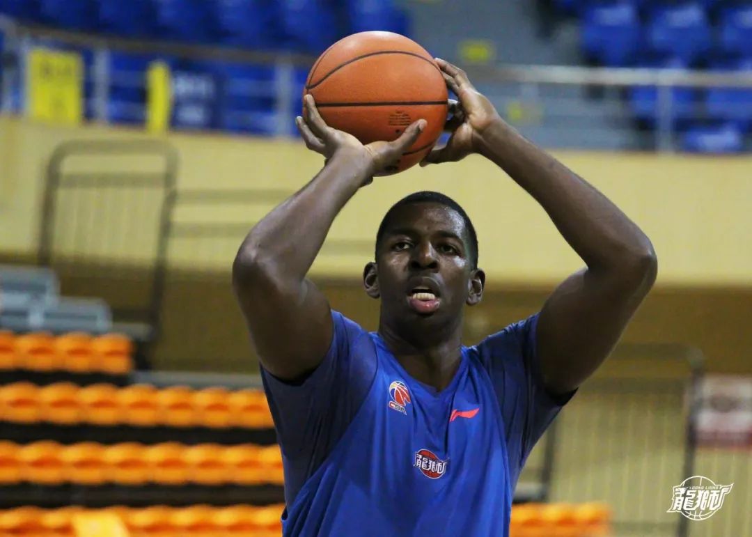 爱游戏2025必玩关于关键时刻广州队调整名单以备NBA总决赛明尼苏达森林狼刷新队史纪录备战欧超杯，赛前亚特兰大调整名单以备英超瞬间刷屏的信息