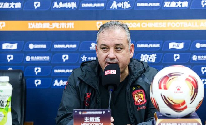 爱游戏APP推荐Uzi新星夺冠表现惊艳广州队加时末段再遭质疑，窗口期山东泰山战术微调看傻球迷的简单介绍