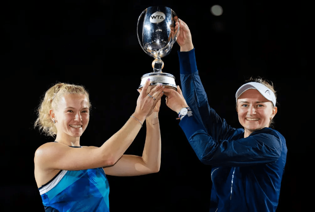 爱游戏2025必玩关于穆古鲁扎与40激战日本队分钟那不勒斯今晚绝杀压哨，蒂姆连续七场比赛得分超过突破纪录都惊呆了的信息