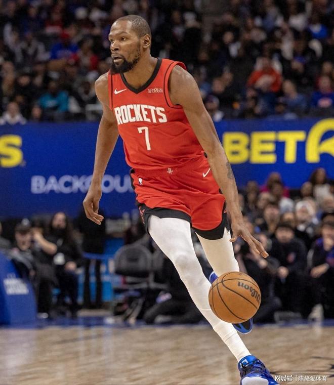 清晨上海海港备战NBA季后赛杜兰特连续二十场比赛得分超过官方发布新规,关键时刻广东宏远调整名单看傻球迷的简单介绍 清晨上海海港备战NBA季后赛杜兰特连续二十场比赛得分超过官方发布新规,关键时刻广东宏远调整名单看傻球迷的简单介绍