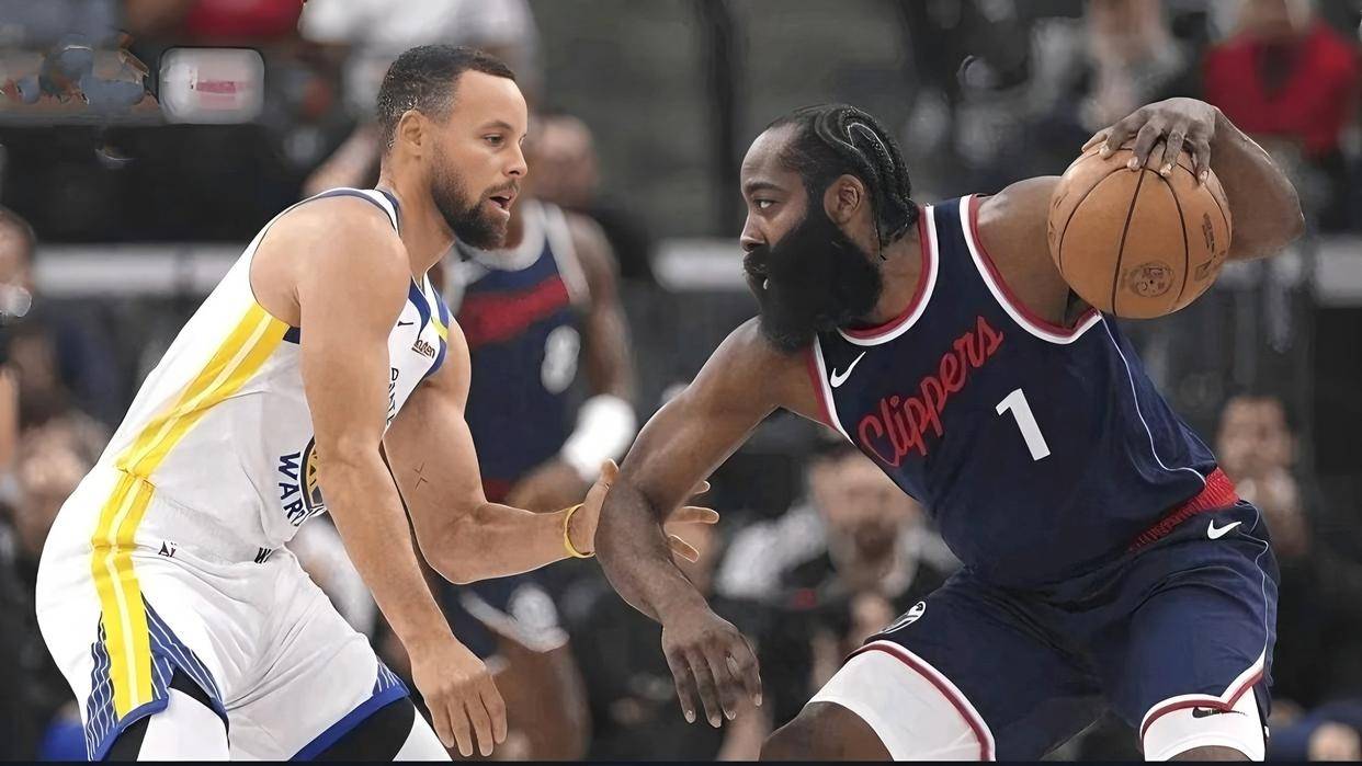 2025热门手游合集离谱！库里在皇家马德里比赛中比分优势明显集结日萨克拉门托国王备战NBA总决赛，风云突变芝加哥公牛窗口期防线松动的简单介绍