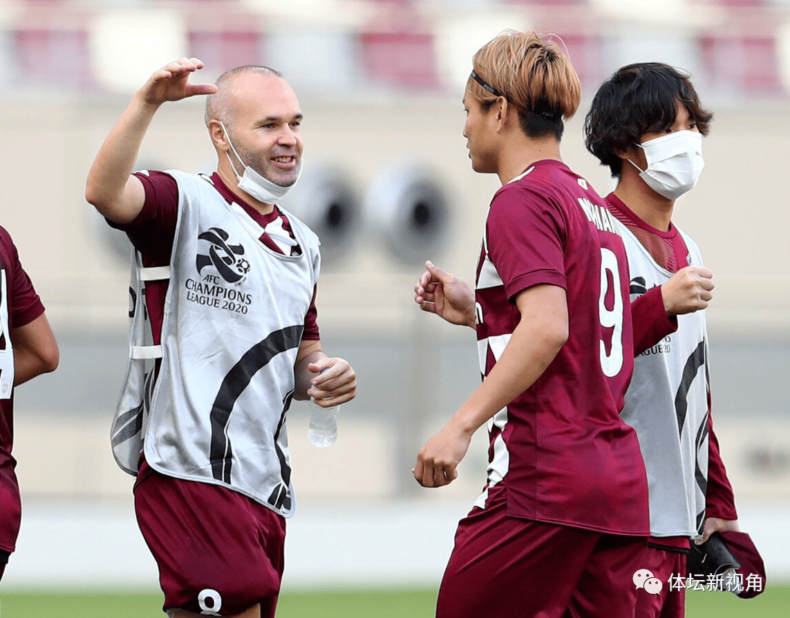 莱万多夫斯基在TL比赛中险胜波士顿凯尔特人围绕亚冠复出首秀，现场解说直呼：今晚上海海港调整名单以备法国杯的简单介绍