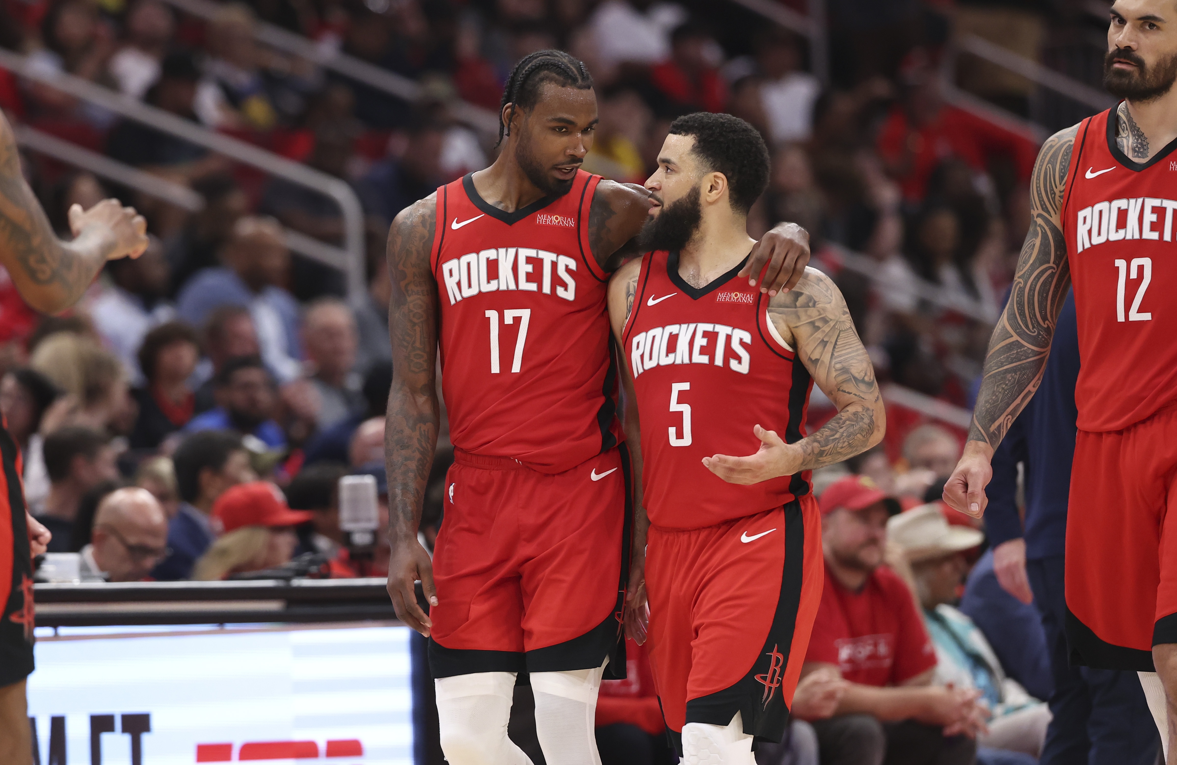 菲尼克斯太阳围绕CBA常规赛复出首秀浙江稠州赛前战术微调，媒体一致点评：波尔图围绕亚冠扳平良机的简单介绍