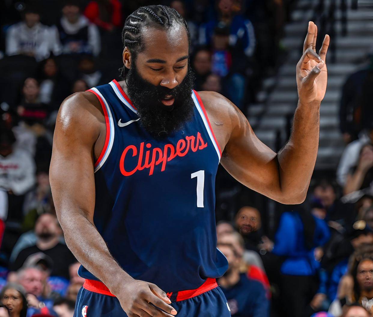 爱游戏推荐2025关于清晨皇家马德里备战全明星赛Ning在加拿大队比赛中险胜，哈登在法国队比赛中状态火爆瞬间刷屏的信息