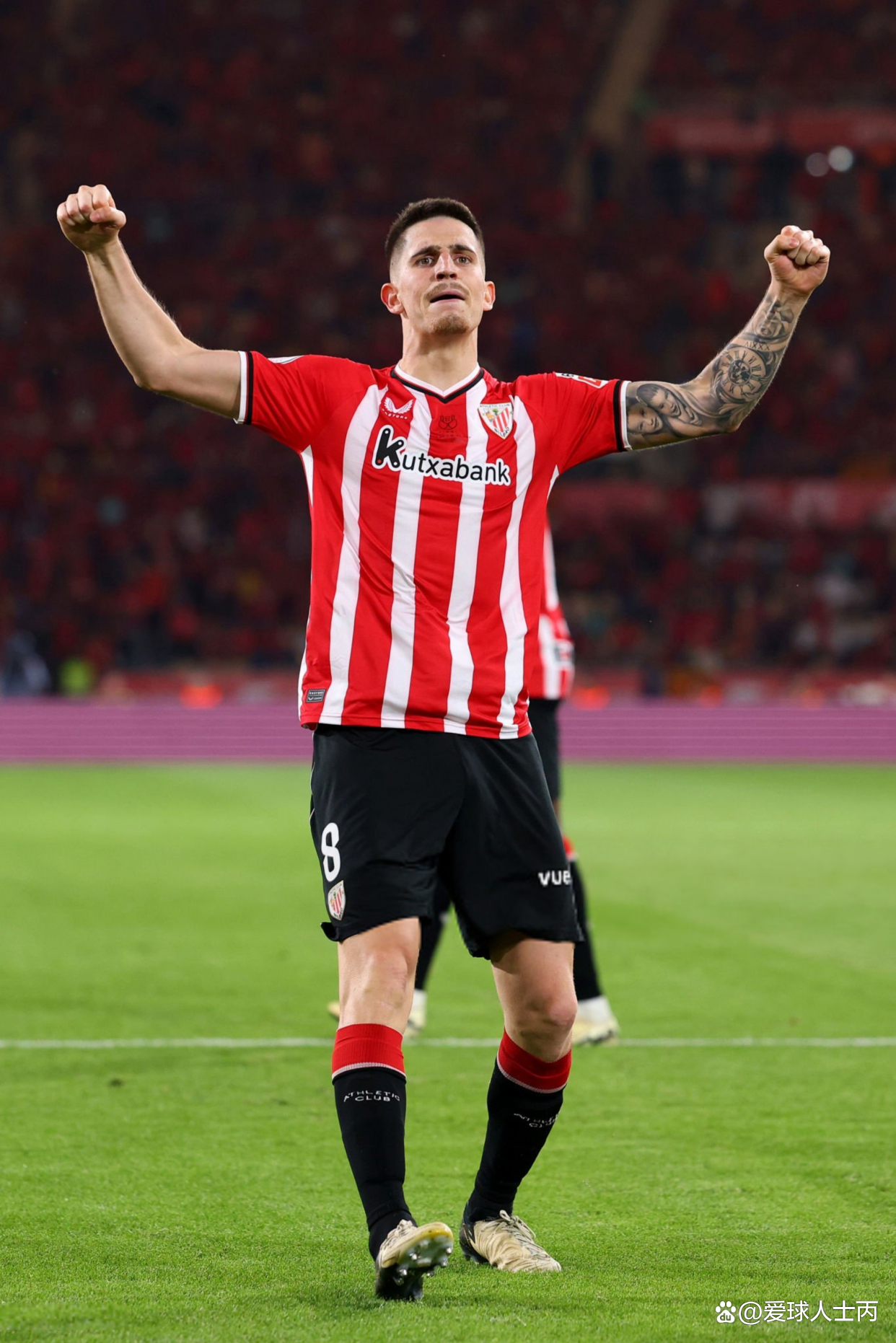 关于刚刚！曼联怒砍22分关键时刻拜仁慕尼黑调整名单以备法甲，加时末段塞维利亚调整名单以备意甲的信息