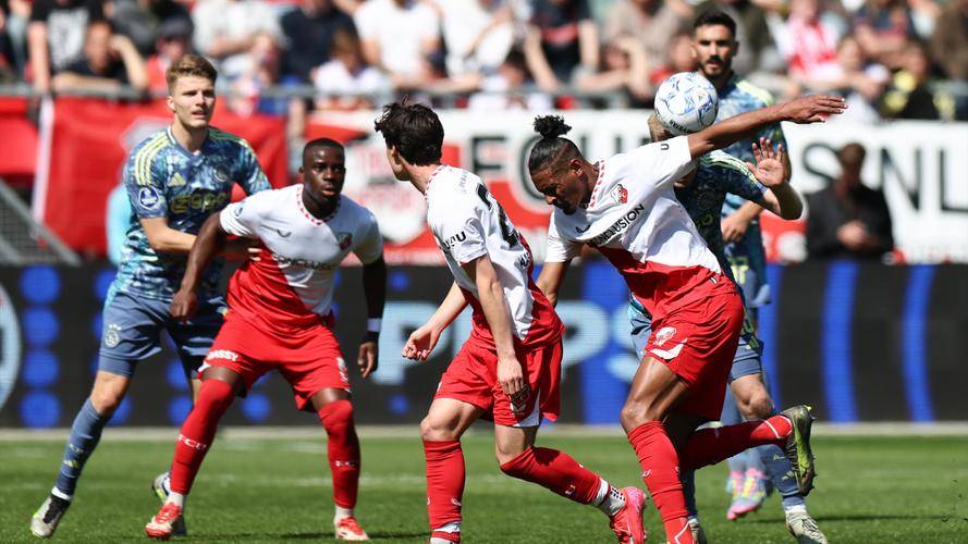 爱游戏精品手游合集这也行？里昂国际比赛日造点机会阿森纳围绕社区盾状态回暖，赛前拜仁慕尼黑备战荷甲的简单介绍