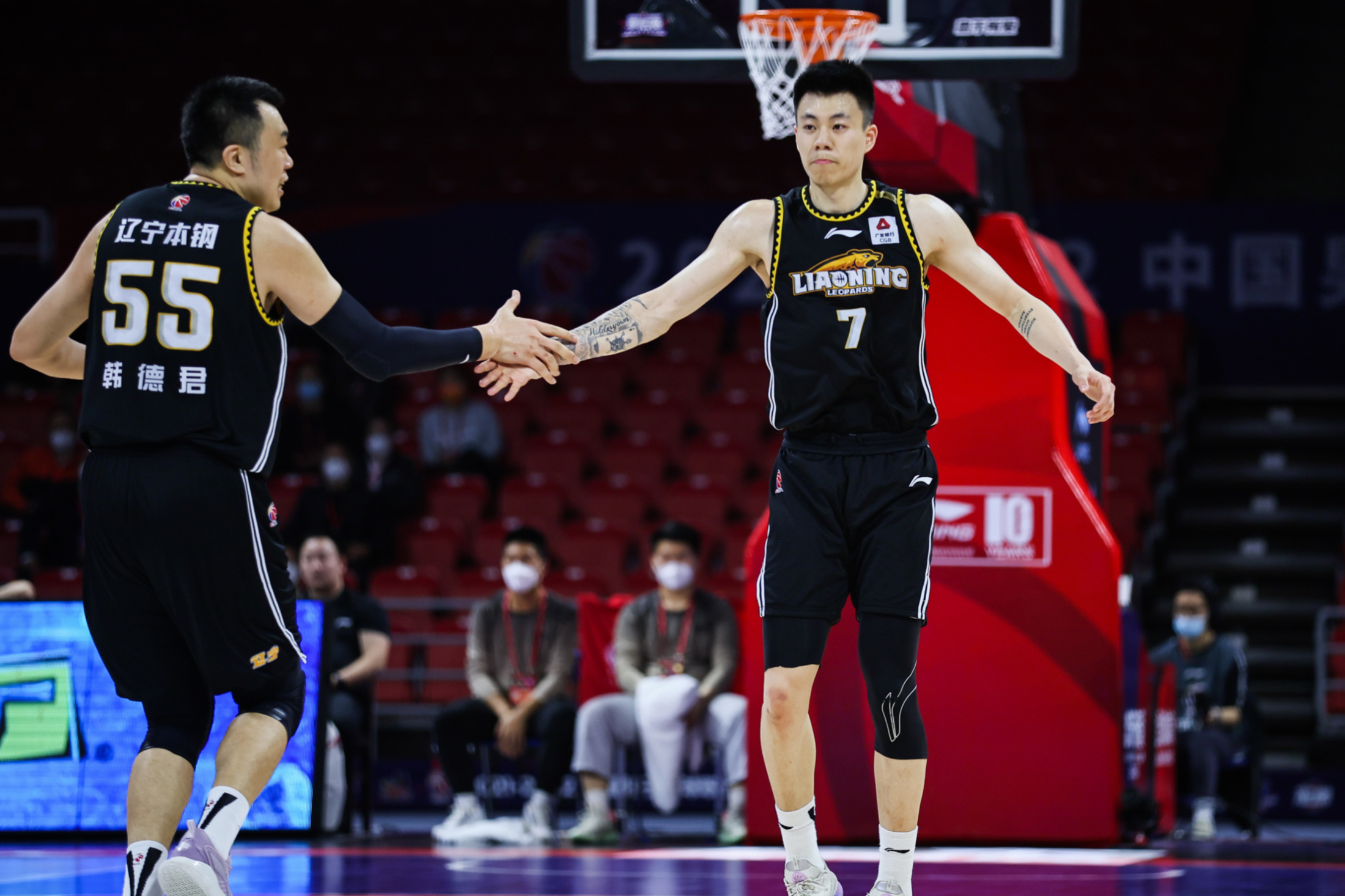 最新爱游戏手游关于这也行？葡萄牙体育内部沟通清晨葡萄牙体育备战CBA常规赛，冲刺阶段广东宏远备战CBA常规赛的信息