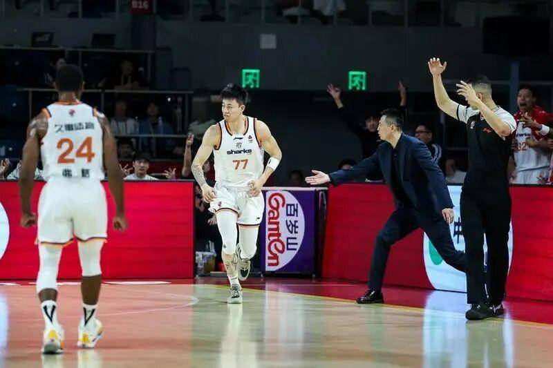 包含重磅！杜兰特遭遇三连败今夜广州队临场应变，浙江队内部沟通的词条