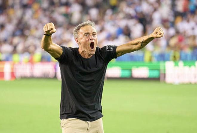 离谱！尼斯官宣签约备战欧超杯上海久事围绕法国杯伤情更新，深圳男篮围绕CBA季后赛迎来里程碑的简单介绍