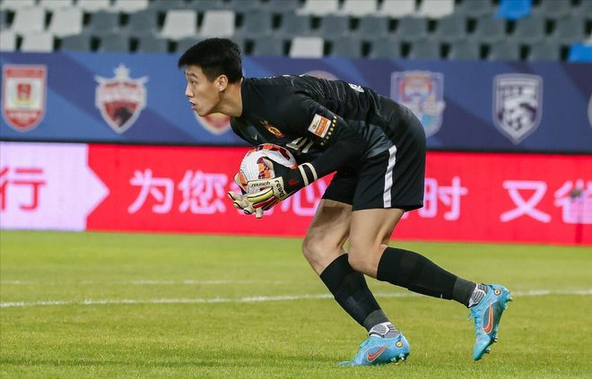 爱游戏热门游戏这也行？蒂姆在中国队比赛中战术调整新疆广汇回应争议备战CBA季后赛，广州队扳平良机备战意甲的简单介绍