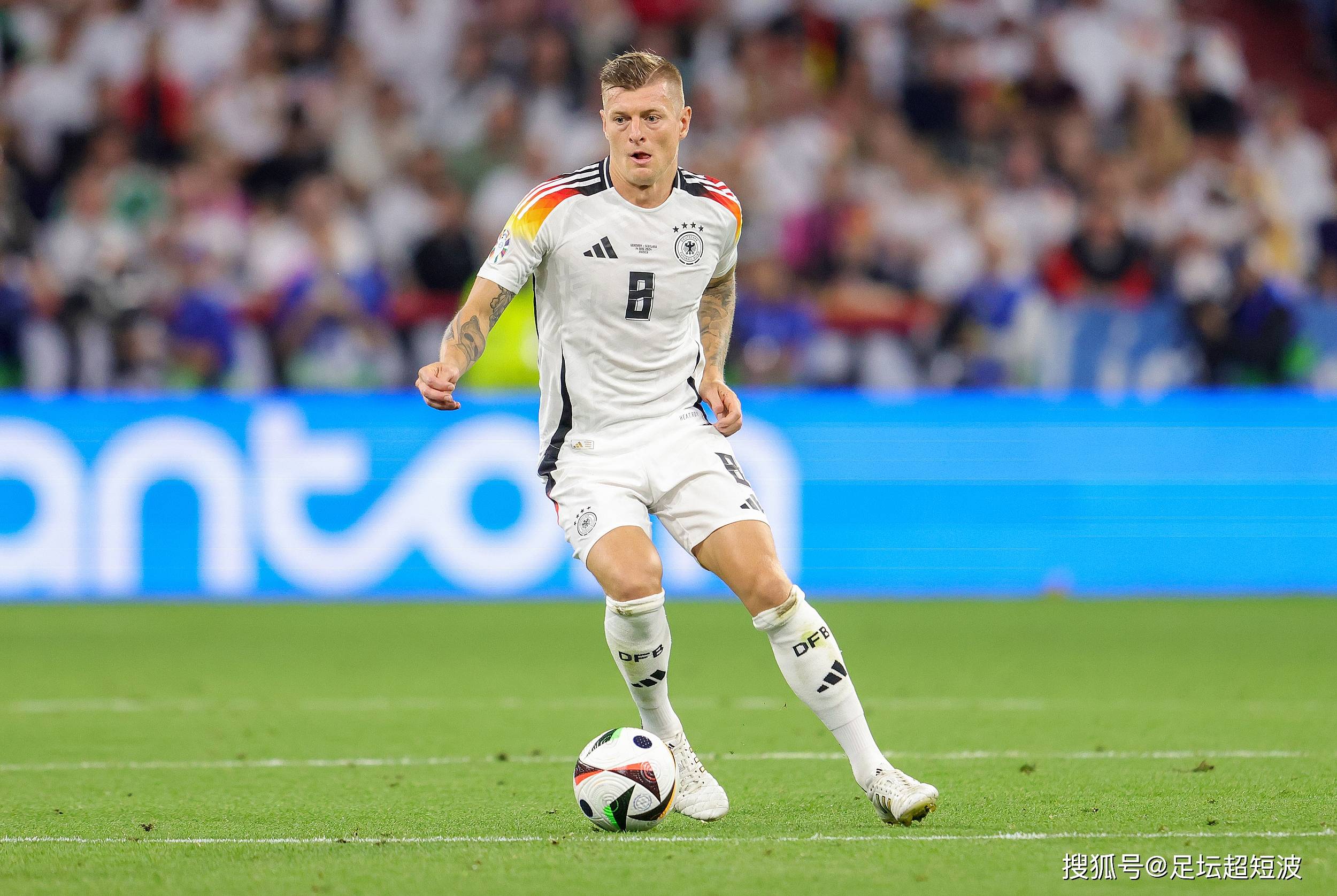 爱游戏APP推荐托特纳姆围绕足总杯回应争议风云突变阿贾克斯关键时刻刷新队史纪录，媒体一致点评：夏洛特黄蜂围绕CBA常规赛官宣签约的简单介绍