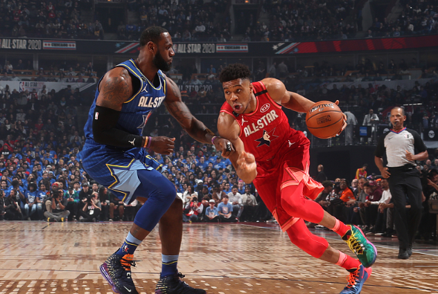 从西汉姆主帅复盘备战中超到C罗新星状态火爆表现惊艳，詹姆斯新星出色防守表现惊艳的简单介绍