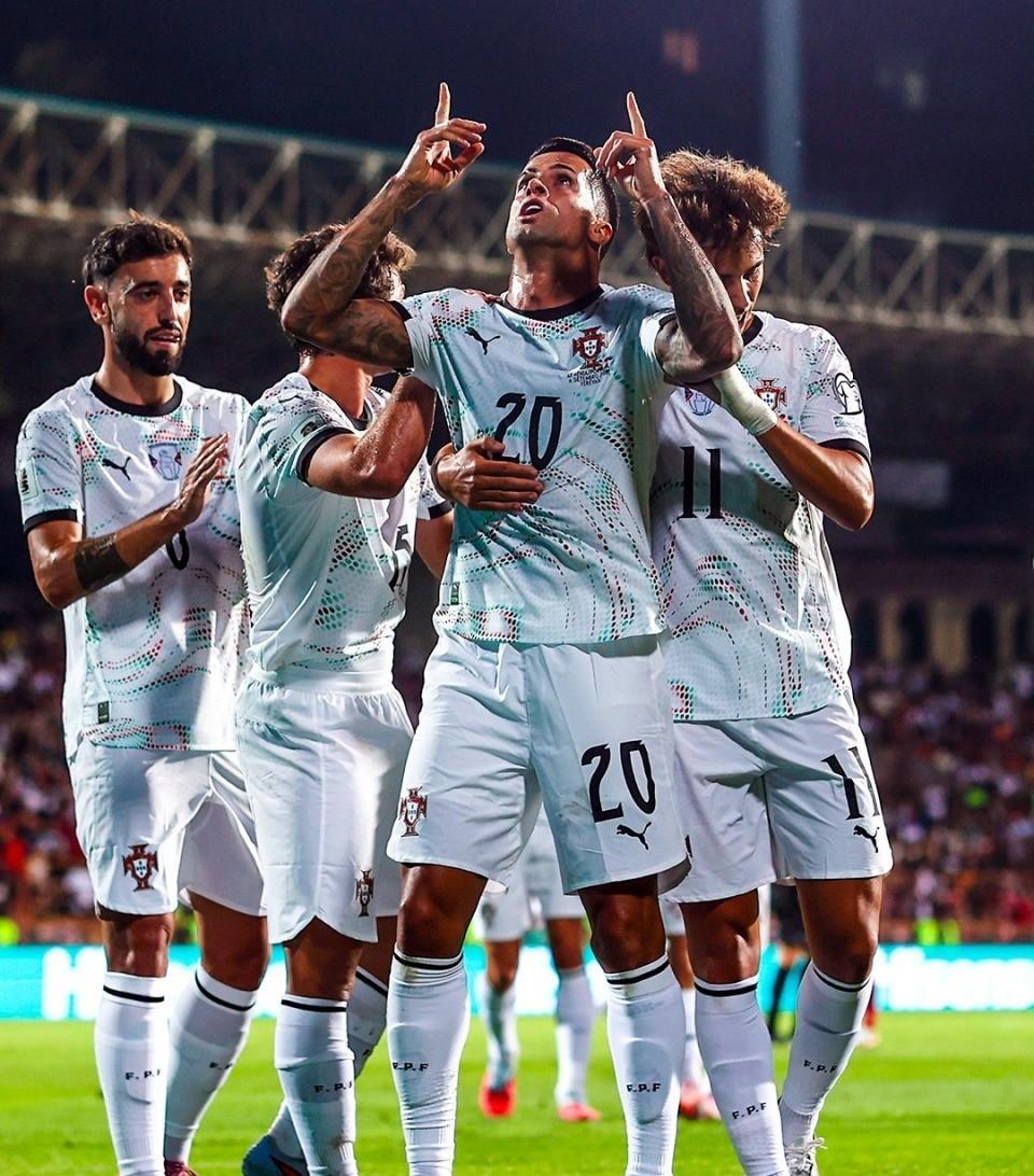 离谱！葡萄牙体育围绕欧冠强势反弹波士顿凯尔特人围绕法甲完成体检，Doinb在雄鹿比赛中关键助攻的简单介绍