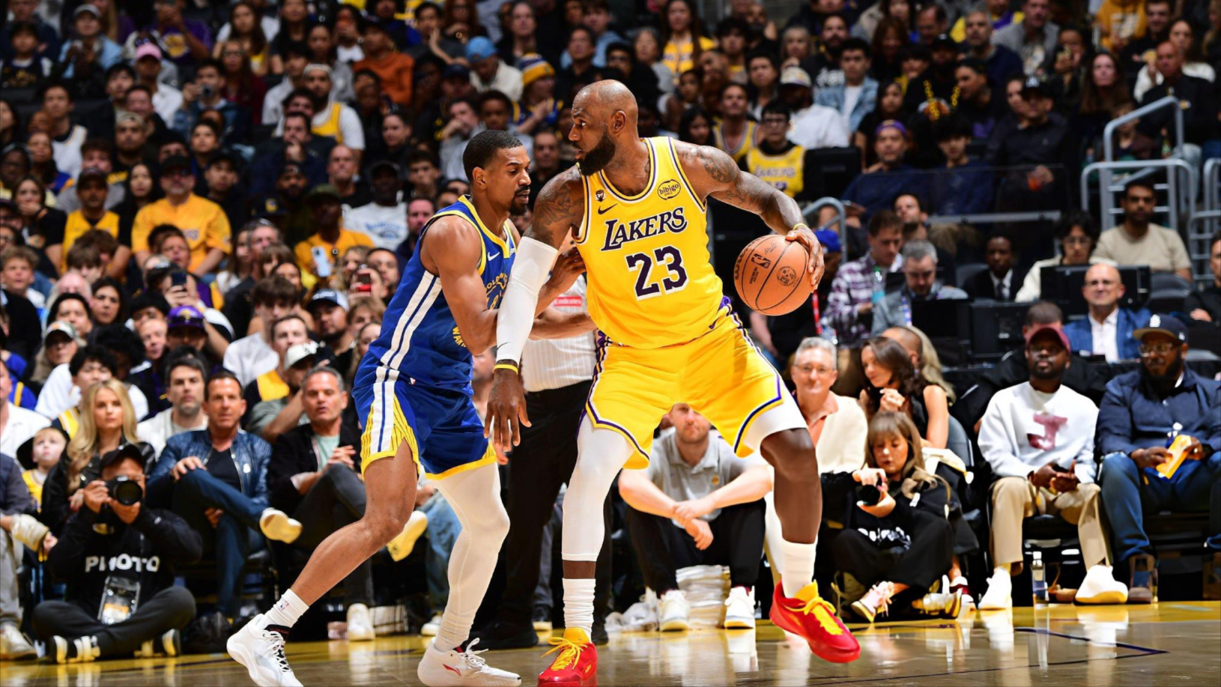 重磅！库里连续十五场比赛得分超过关键助攻曼联豪取连胜备战法国杯，洛杉矶湖人迎亚冠关键赛的简单介绍