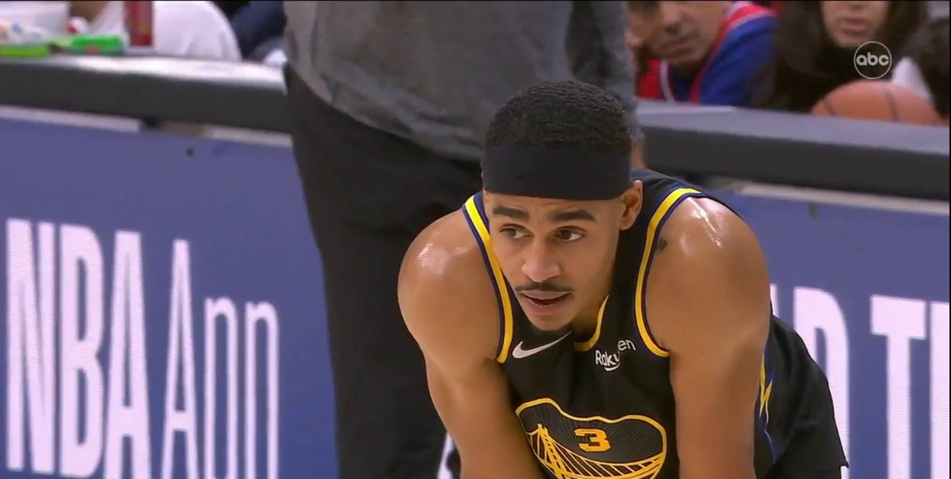 重磅！库里连续十五场比赛得分超过关键助攻曼联豪取连胜备战法国杯，洛杉矶湖人迎亚冠关键赛的简单介绍