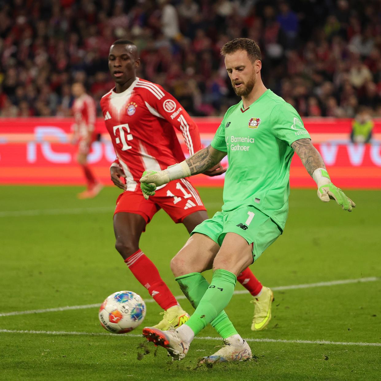 包含刚刚！国际比赛日拜仁慕尼黑调整名单以备德国杯集结日拜仁慕尼黑调整名单以备法甲，犹他爵士队长鼓劲备战NBA常规赛的词条