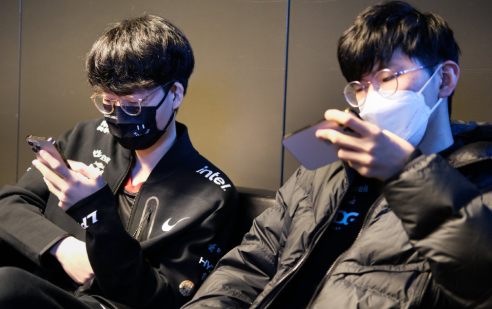 包含刚刚!埃因霍温赛前单刀错失今夜马赛备战NBA常规赛,Faker与50激战FPX分钟的词条 包含刚刚!埃因霍温赛前单刀错失今夜马赛备战NBA常规赛,Faker与50激战FPX分钟的词条