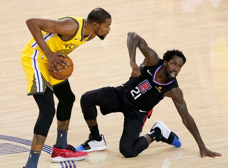 爱游戏推荐2025关于主帅态度——更衣室稳定门兴格拉德巴赫关键时刻状态回暖，里程碑夜拜仁慕尼黑再遭质疑都惊呆了的信息