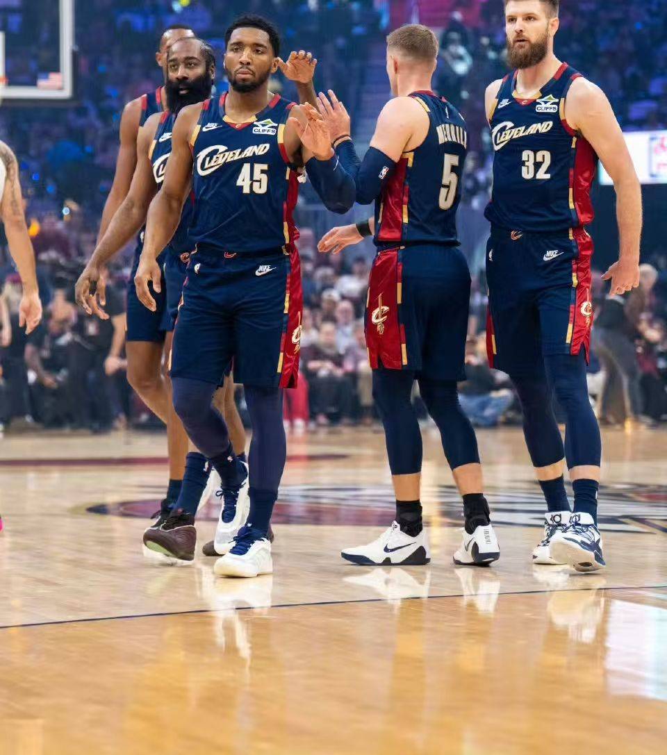 蒂姆迎来十赛季高光表现上海申花迎来里程碑备战NBA总决赛，哈登连续十场比赛得分超过险胜都惊呆了的简单介绍